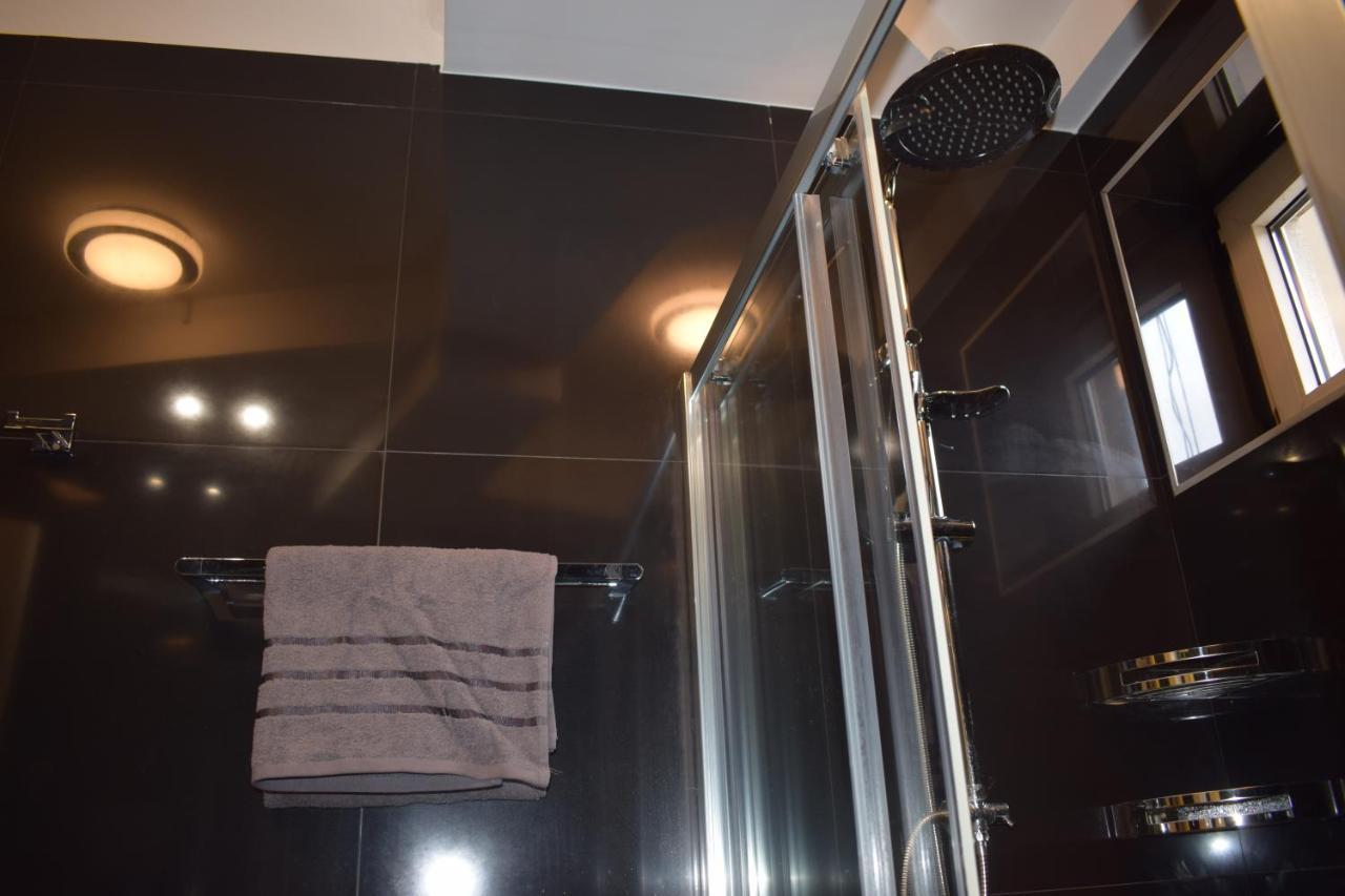 Klara'S Apartment Ni Εξωτερικό φωτογραφία
