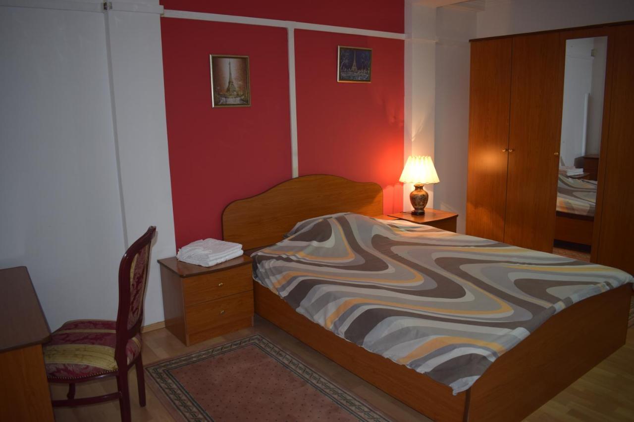 Klara'S Apartment Ni Εξωτερικό φωτογραφία
