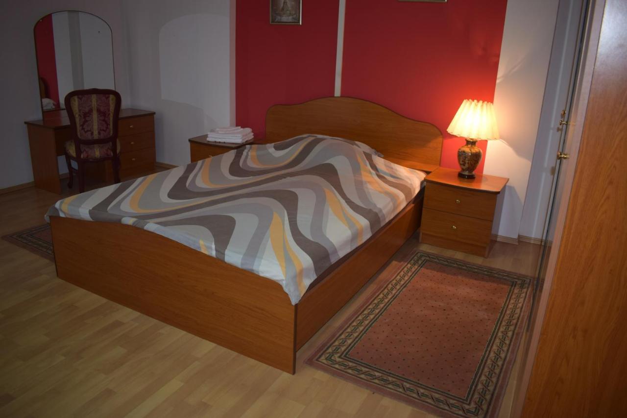 Klara'S Apartment Ni Εξωτερικό φωτογραφία